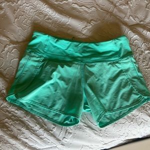 EUC Lululemon shorts